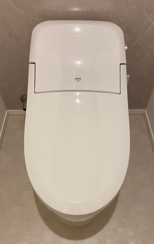 LIXIL シャワートイレ一体型便器